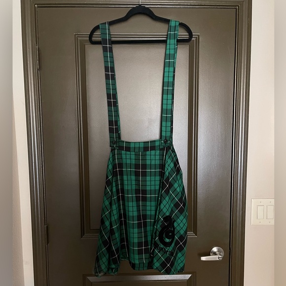 Slytherin Skirt with Adjustable Suspenders size 24 - Picture 3 of 6